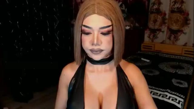 Image 7 of hugecockchristine Stream on Chaturbate on 13 days ago