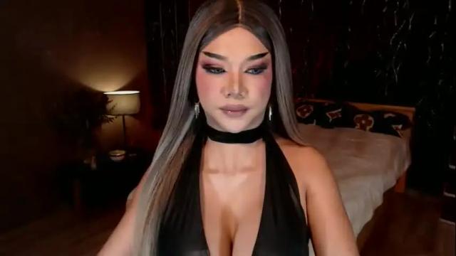Image 7 of hugecockchristine Stream on Chaturbate on 6 days ago