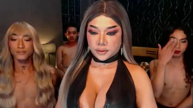 Image 12 of hugecockchristine Stream on Chaturbate on 5 days ago