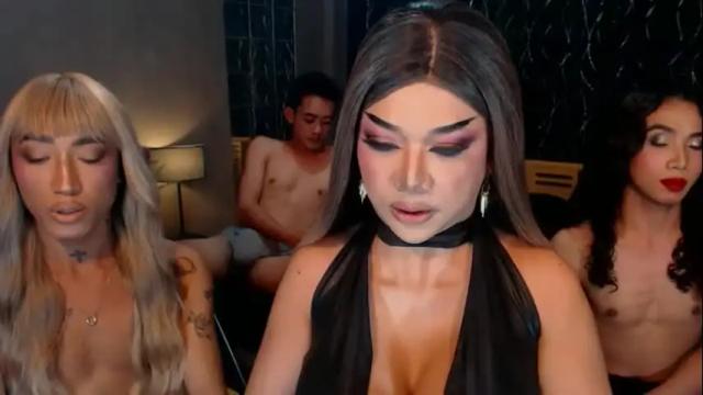 Image 4 of hugecockchristine Stream on Chaturbate on 5 days ago