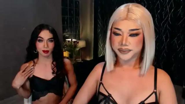 Image 3 of hugecockchristine Stream on Chaturbate on 3 days ago