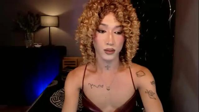 Image 12 of hugecockchristine Stream on Chaturbate on 3 months ago