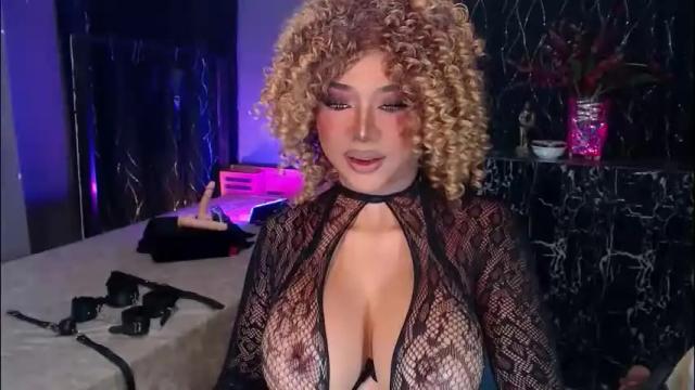 Image 10 of hugecockchristine Stream on Chaturbate on 1 month ago