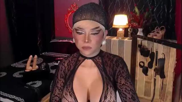 Image 2 of hugecockchristine Stream on Chaturbate on 1 month ago
