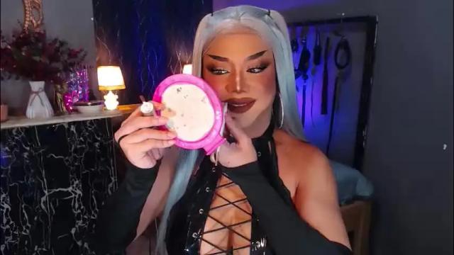 Image 11 of hugecockchristine Stream on Chaturbate on 1 month ago