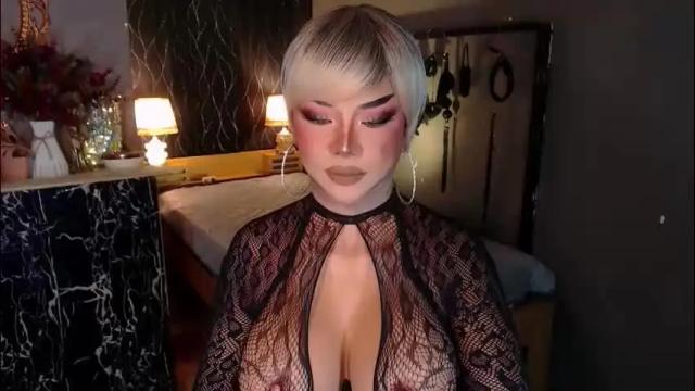 Image 2 of hugecockchristine Stream on Chaturbate on 1 month ago