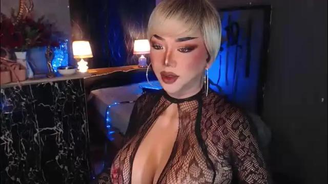 Image 11 of hugecockchristine Stream on Chaturbate on 1 month ago