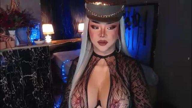 Image 2 of hugecockchristine Stream on Chaturbate on 1 month ago