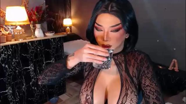 Image 11 of hugecockchristine Stream on Chaturbate on 1 month ago