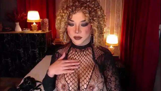 Image 10 of hugecockchristine Stream on Chaturbate on 27 days ago
