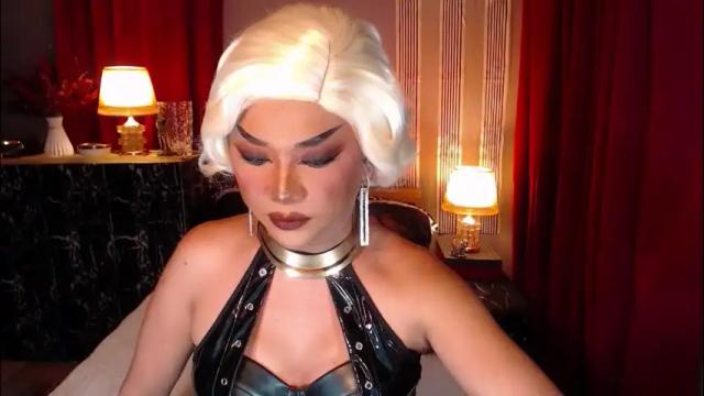 Image 12 of hugecockchristine Stream on Chaturbate on 26 days ago