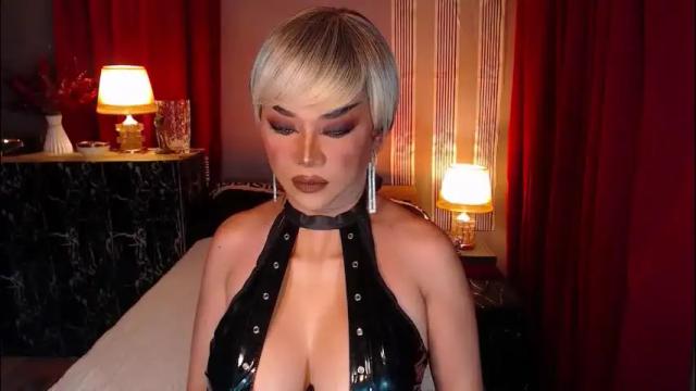 Image 2 of hugecockchristine Stream on Chaturbate on 26 days ago