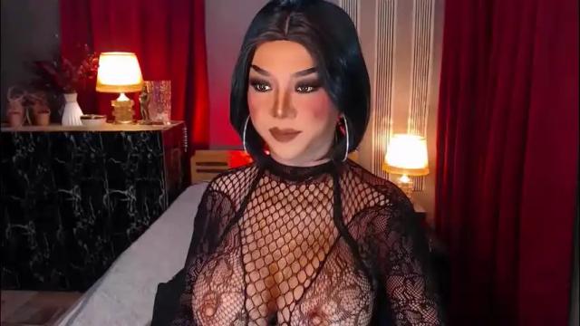 Image 2 of hugecockchristine Stream on Chaturbate on 23 days ago