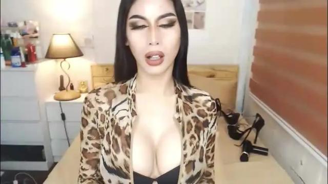 Image 6 of hugecockthalia Stream on Chaturbate on 1 month ago