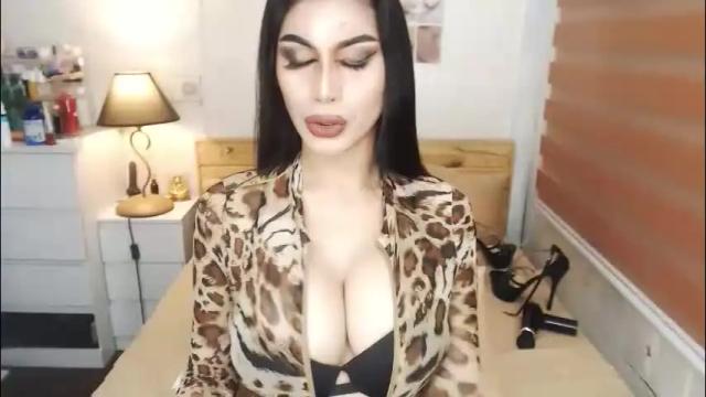 Image 8 of hugecockthalia Stream on Chaturbate on 1 month ago