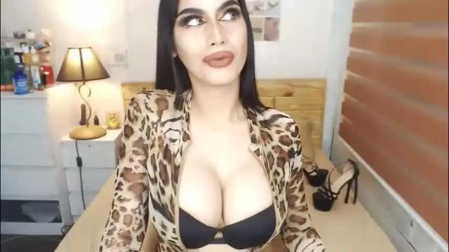 Image 8 of hugecockthalia Stream on Chaturbate on 1 month ago