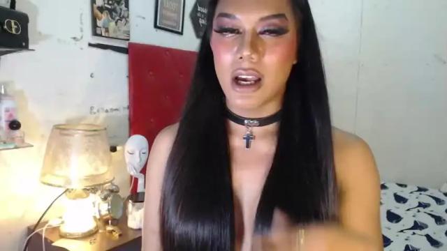 Image 6 of hugecockyurika Stream on Chaturbate on 14 months ago
