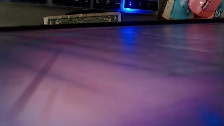 hugedaneska Chaturbate