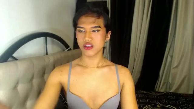 Image 2 of hugesurprisealexa18 Stream on Chaturbate on 2 months ago