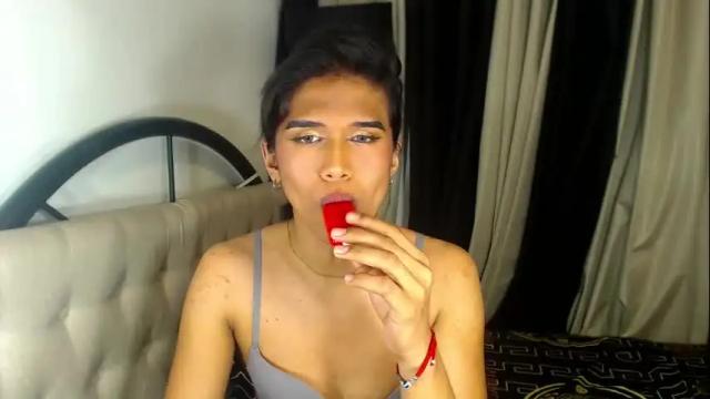 Image 3 of hugesurprisealexa18 Stream on Chaturbate on 2 months ago