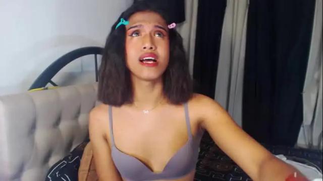 Image 7 of hugesurprisealexa18 Stream on Chaturbate on 1 day ago
