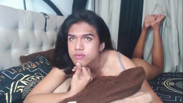 Image 3 of hugesurprisealexa18 Stream on Chaturbate on 1 month ago