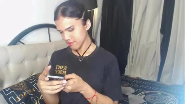 Image 7 of hugesurprisealexa18 Stream on Chaturbate on 1 month ago