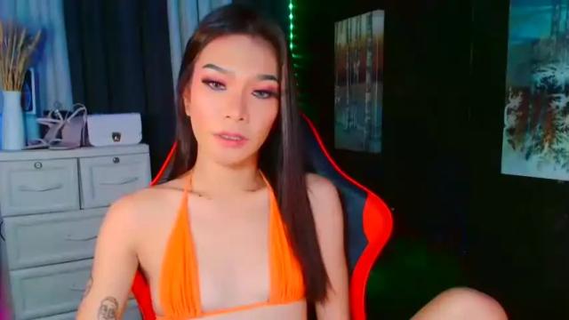 Image 12 of hugesyrilhoney Stream on Chaturbate on 18 months ago