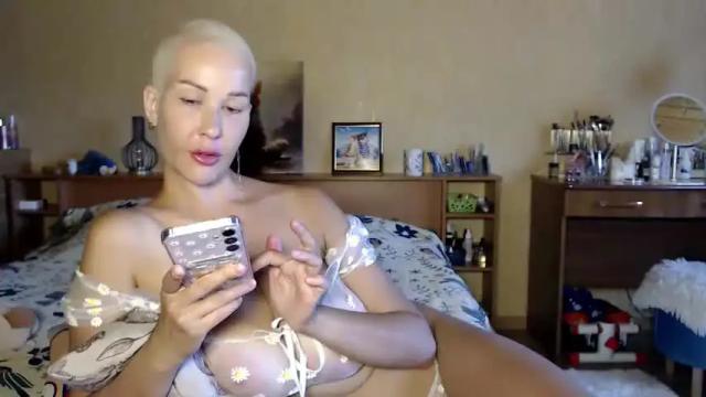 Image 11 of hugetittiesgerda Stream on Chaturbate on 11 days ago
