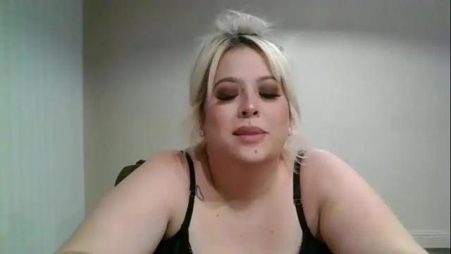 Image 2 of hunnnigirl Stream on Chaturbate on 19 months ago