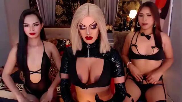 Image 2 of hunterxhuntress Stream on Chaturbate on 27 days ago