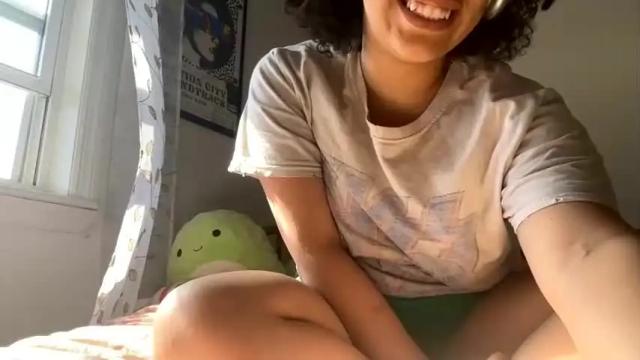 Image 2 of hushhushchichi Stream on Chaturbate on 13 months ago