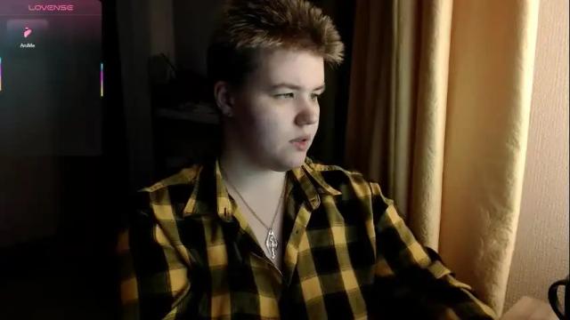 Image 2 of husk_ryan Stream on Chaturbate on 1 month ago