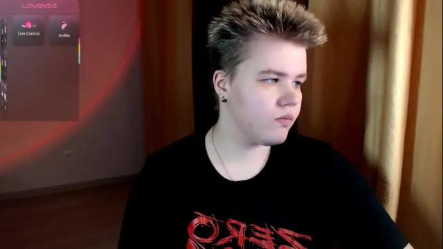 Image 2 of husk_ryan Stream on Chaturbate on 22 days ago