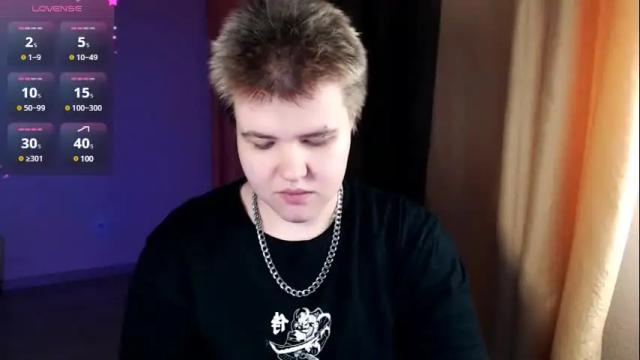 Image 2 of husk_ryan Stream on Chaturbate on 13 days ago