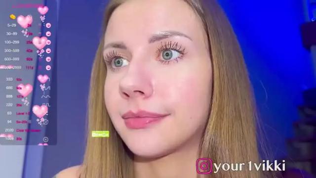 Image 12 of hustleebabyy_vikki Stream on Chaturbate on 13 months ago