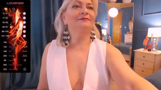 Image 2 of hypnotikcate Stream on Chaturbate on 21 months ago