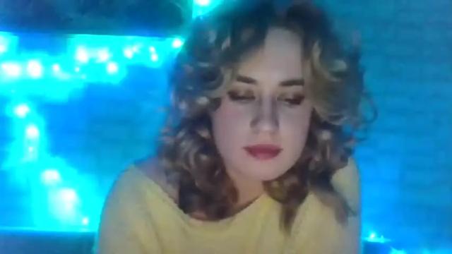 Image 12 of i_am__iris Stream on Chaturbate on 16 months ago