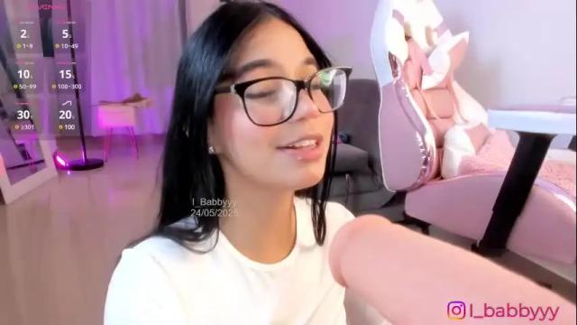 Image 3 of i_babbyyy Stream on Chaturbate on 26 days ago