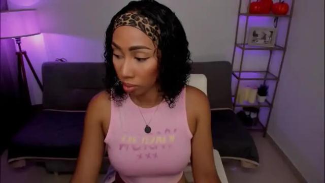 Image 3 of i_lulu Stream on Chaturbate on 2 months ago