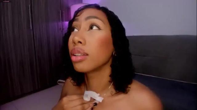 Image 7 of i_lulu Stream on Chaturbate on 2 months ago