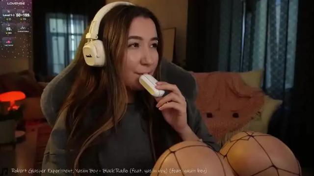 Image 10 of iam_meg Stream on Chaturbate on 12 days ago