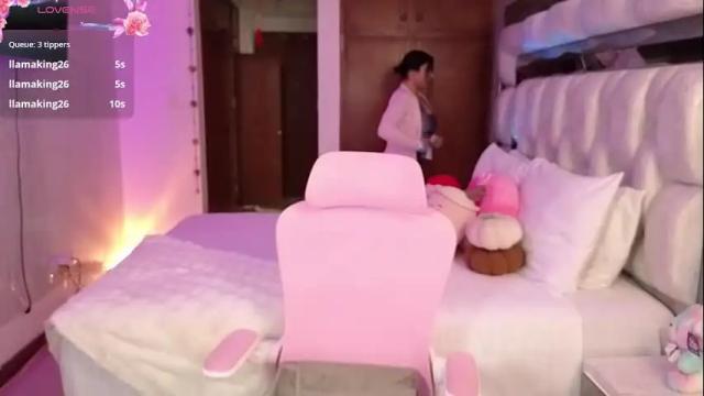 Image 11 of iam_miaparker Stream on Chaturbate on 1 month ago