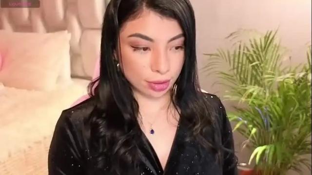 Image 12 of iam_miaparker Stream on Chaturbate on 28 days ago