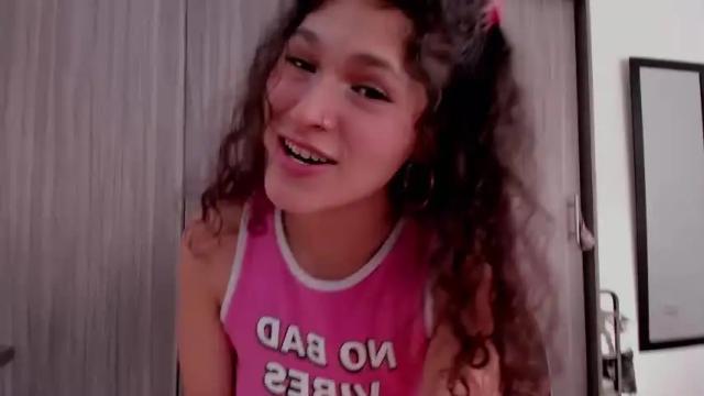 Image 12 of iam_nikki Stream on Chaturbate on 13 months ago