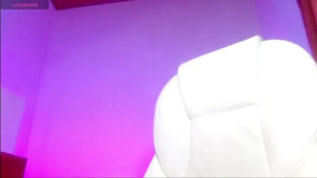 Image 6 of iam_salomee Stream on Chaturbate on 19 months ago