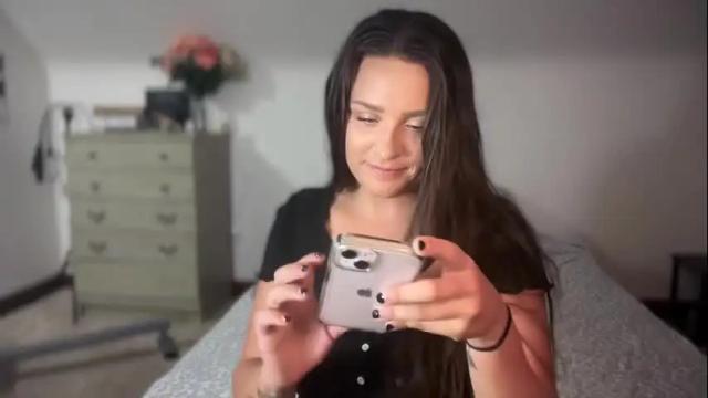 Image 2 of iamcrystalann Stream on Chaturbate on 3 months ago