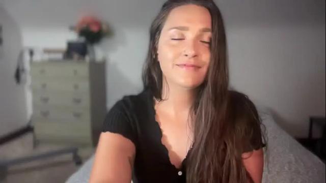 Image 3 of iamcrystalann Stream on Chaturbate on 3 months ago