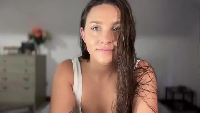 Image 2 of iamcrystalann Stream on Chaturbate on 1 month ago