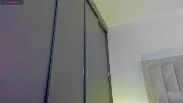 Image 12 of iamjulian_ Stream on Chaturbate on 25 days ago